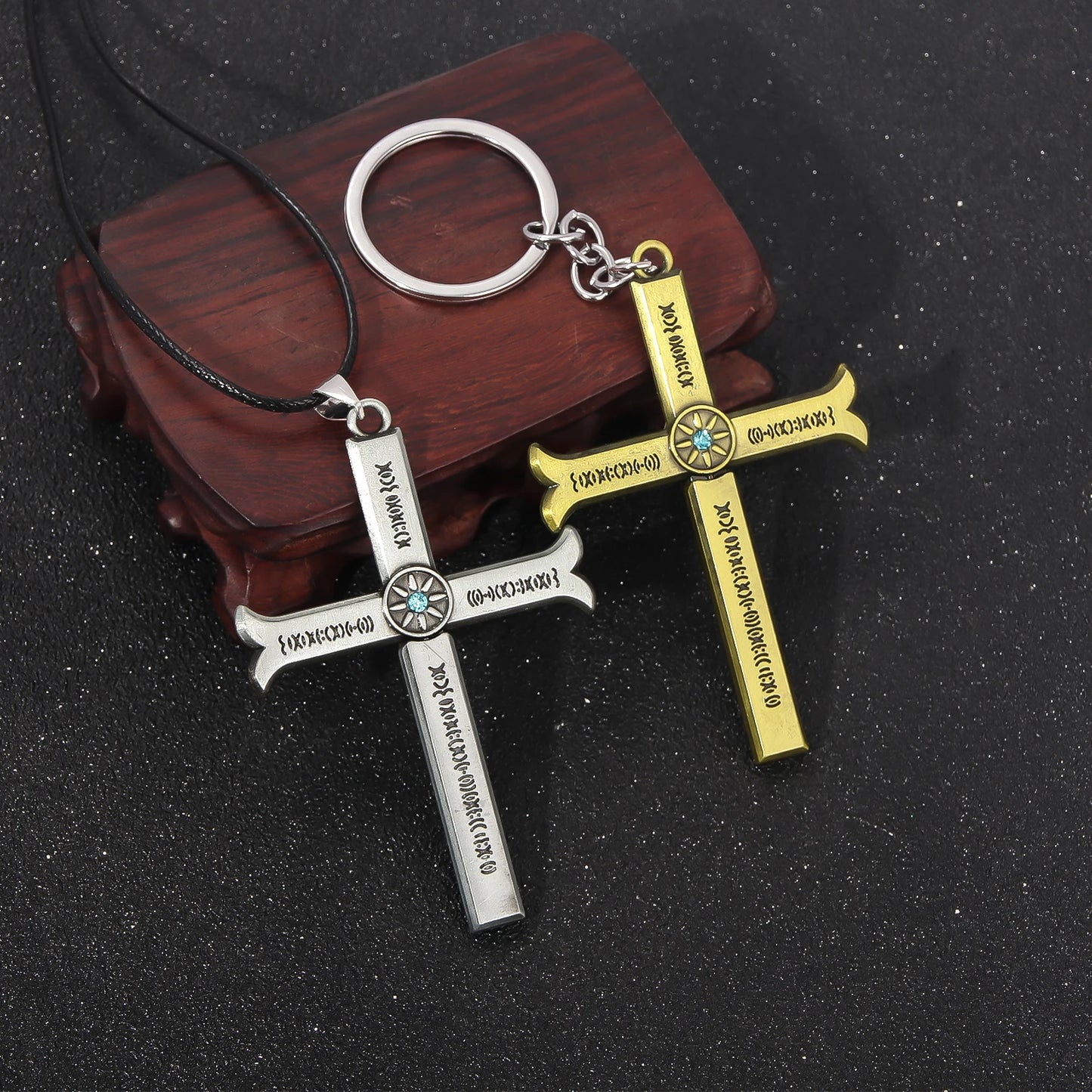 Anime Dracule Mihawk Cross Knife Keychains Metal Pendant Key Rings for Men Woman Keyring Fashion Jewelry Accessories Gift